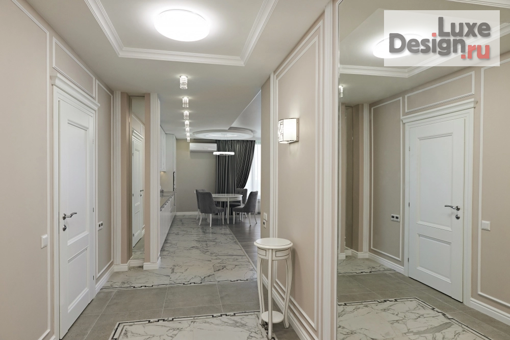 Дизайн интерьера двухкомнатной квартиры "Неоклассика. Женский вариант. РЕАЛИЗАЦИЯ." (фото 2)