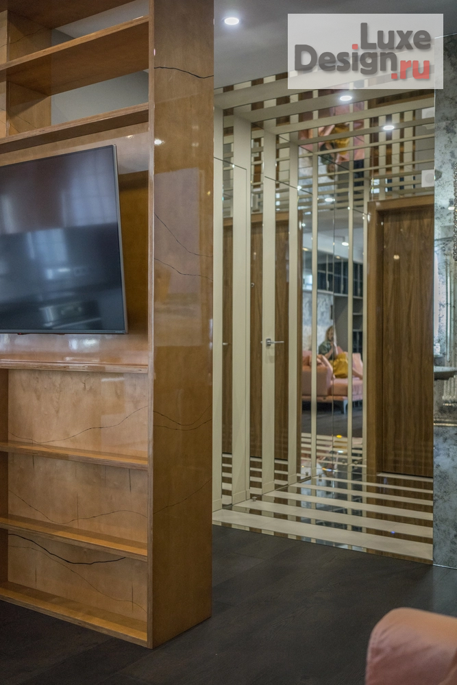 Дизайн интерьера трехкомнатной квартиры "Квартира Кино-Вино" (фото 3)