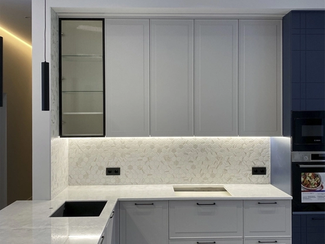 Дизайн интерьера кухни в Челябинске "Глубокий синий."