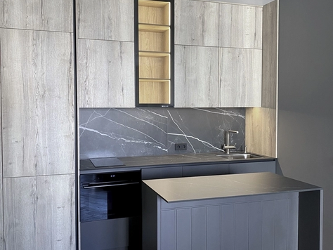 Дизайн интерьера в Челябинске "Древесный с мраморными вставками."